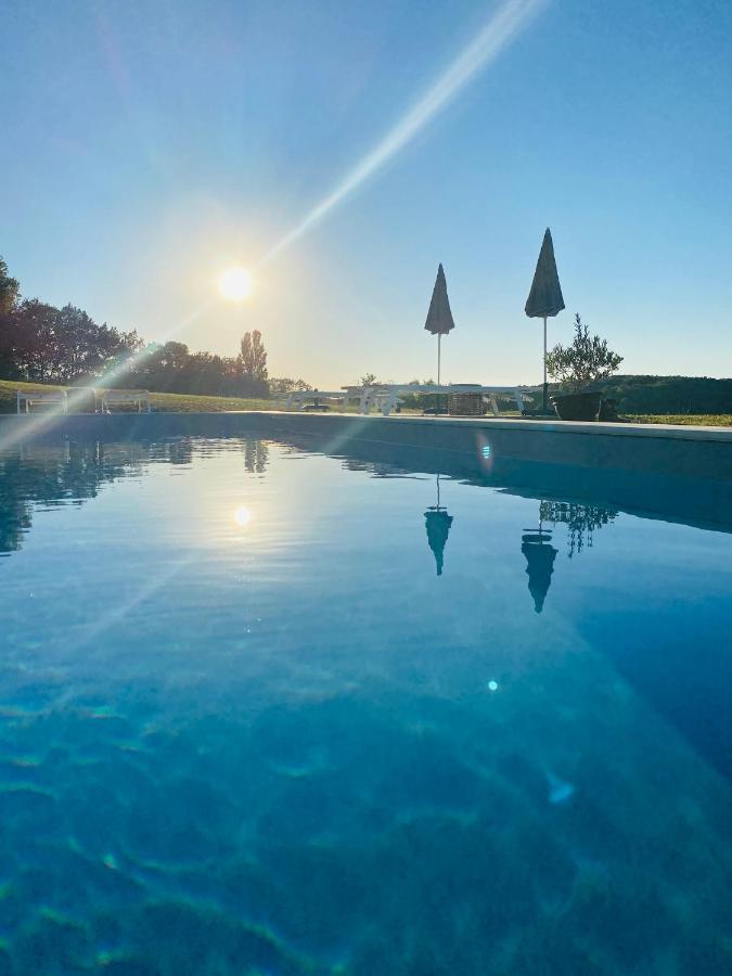 Domaine De Cazal - Gite 2 Pers Avec Piscine Au Coeur De 26 Hectares De Nature Preservee Villa Saint-Cyprien  Exterior photo